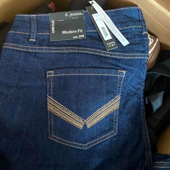 D.JEANS MODERN FIT CAPRI PLUS - RINSE WASH SIZE 20W (NEW WITH TAGS) - Picture 3 of 3